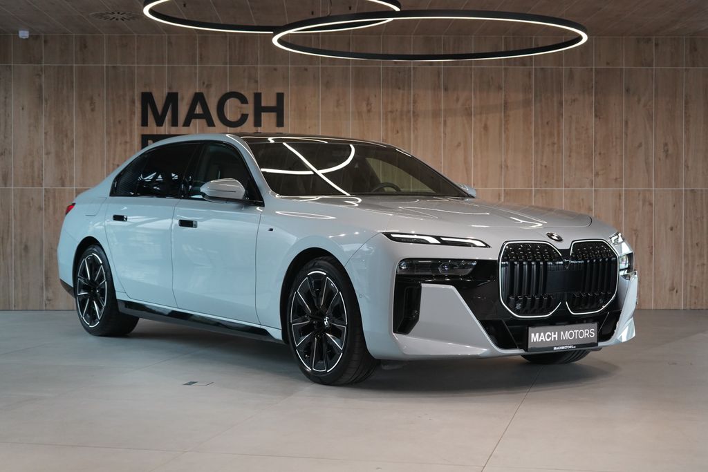 bmw-rada-7-740d-xdrive-m-paket-pro-b-w - 3