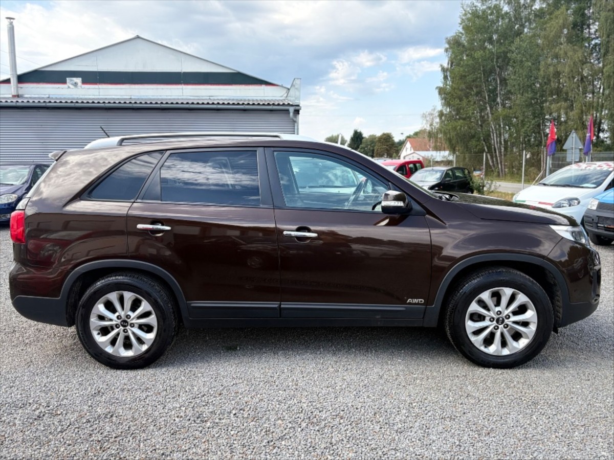 kia-sorento-2-2-crdi-4x4-cr-1-majitel - 4