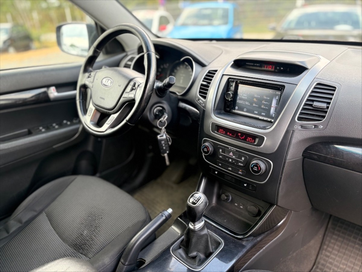 kia-sorento-2-2-crdi-4x4-cr-1-majitel - 7