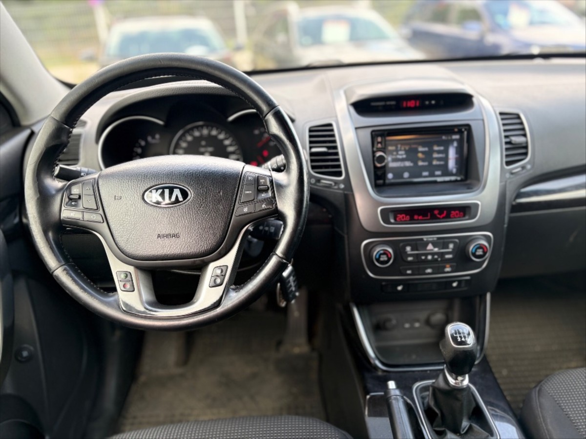 kia-sorento-2-2-crdi-4x4-cr-1-majitel - 8