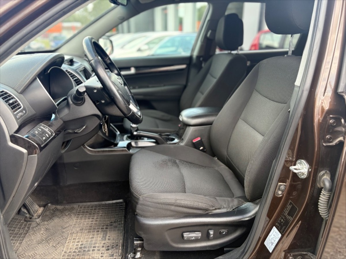 kia-sorento-2-2-crdi-4x4-cr-1-majitel - 9