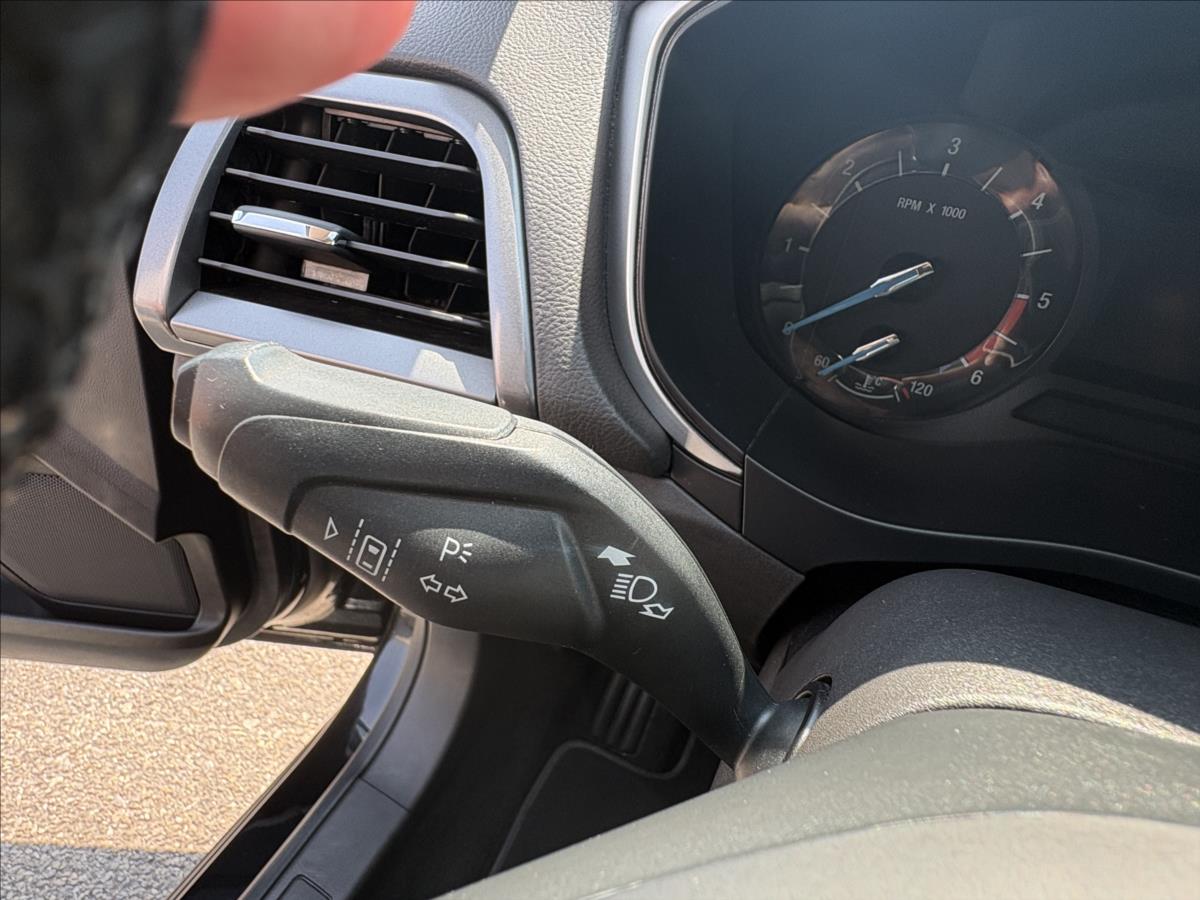 ford-mondeo-2-0-tdci110kw-led-acc-nav-vyhr - 7