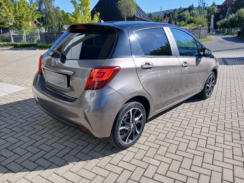 toyota-yaris-1-3-vvt-i-73kw-selection - 5
