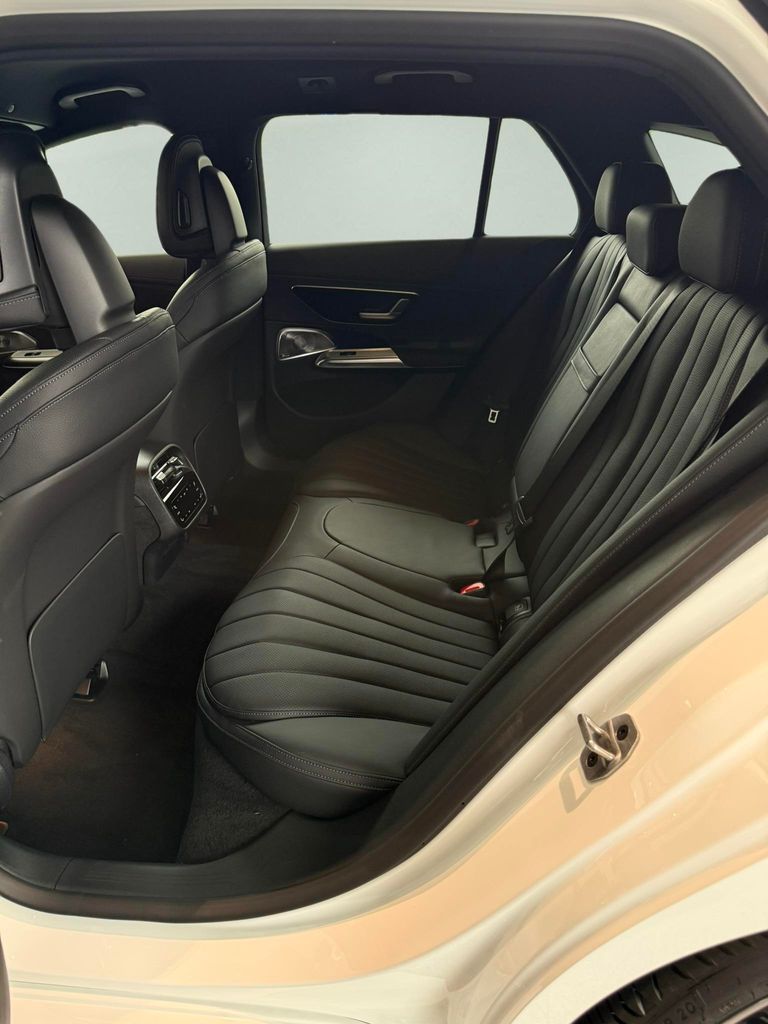 mercedes-benz-tridy-e-e-220-4matic-kombi - 8