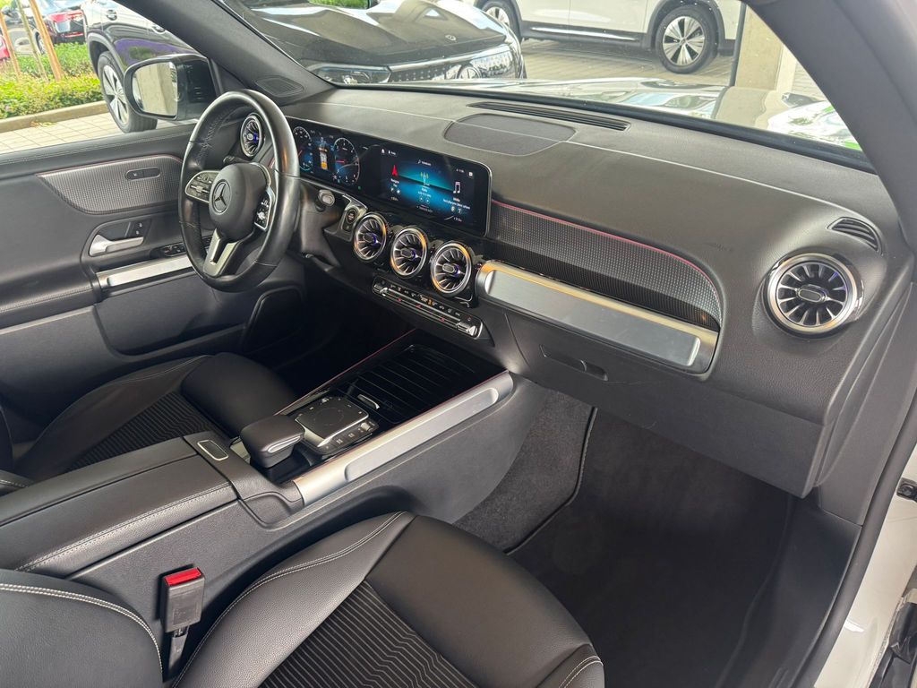 mercedes-benz-glb-d-4matic - 9