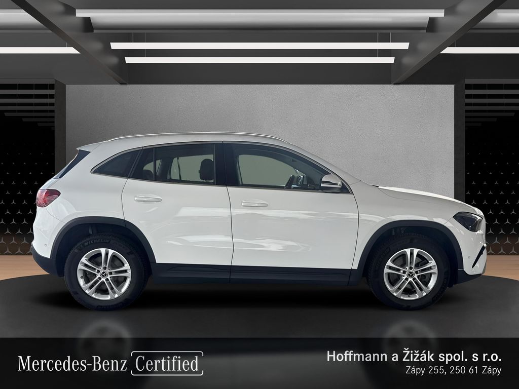 mercedes-benz-gla-220-4matic - 3