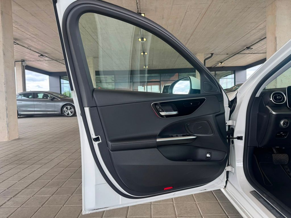 mercedes-benz-tridy-c-220d-4matic - 8