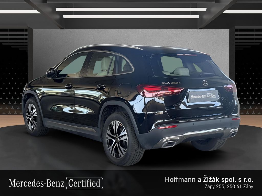 mercedes-benz-gla-200d-4matic - 6