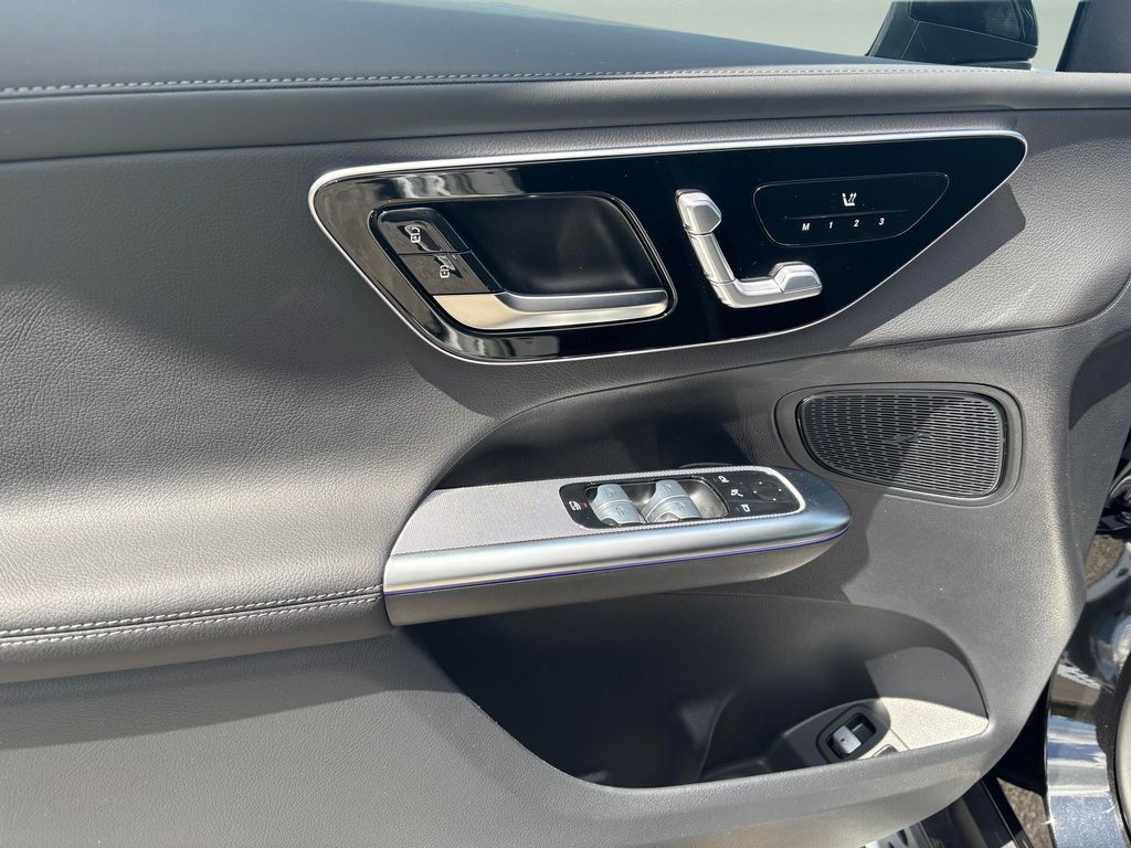 mercedes-benz-glc-glc-300-e-4matic - 6