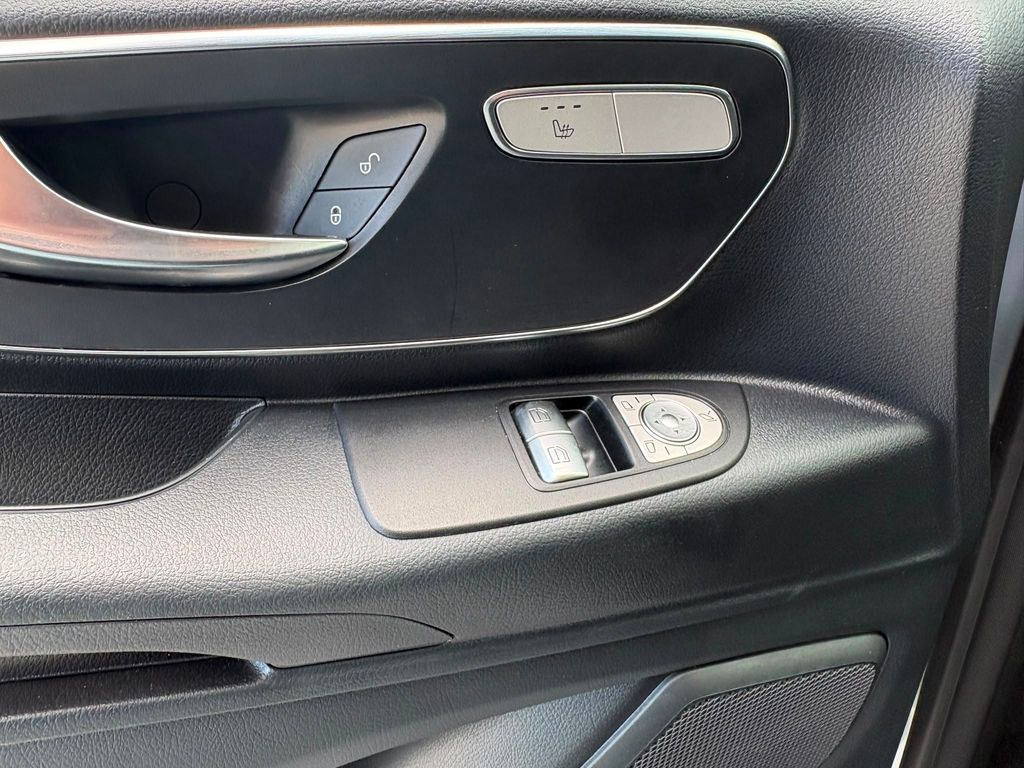 mercedes-benz-vito-tourer-119-cdi-long-select-4matic-cz - 9