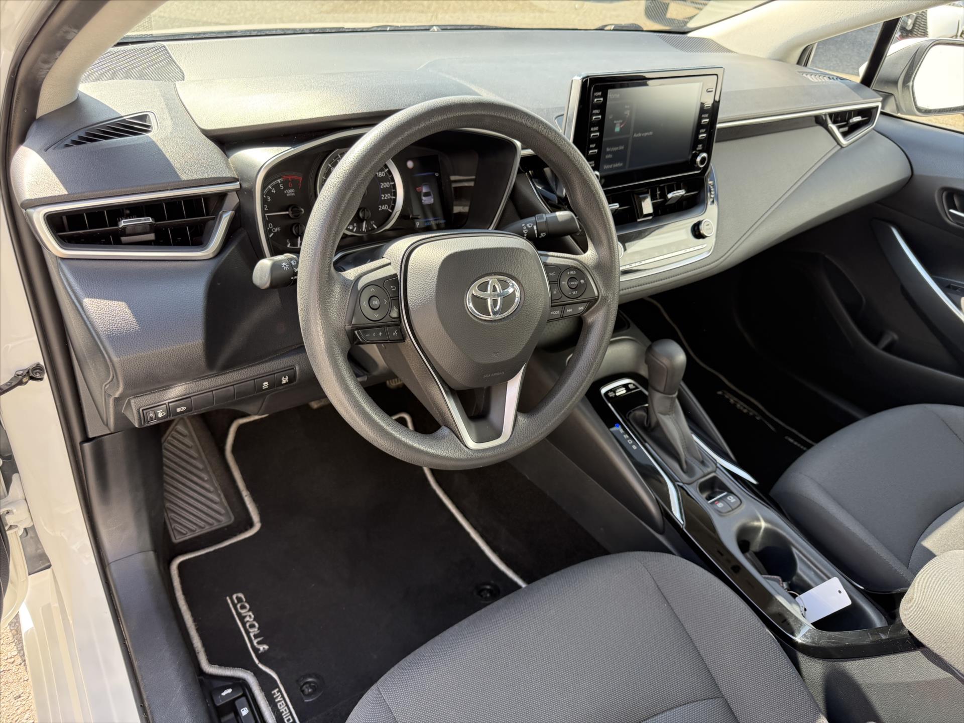 toyota-corolla-1-8-active-hybrid - 6