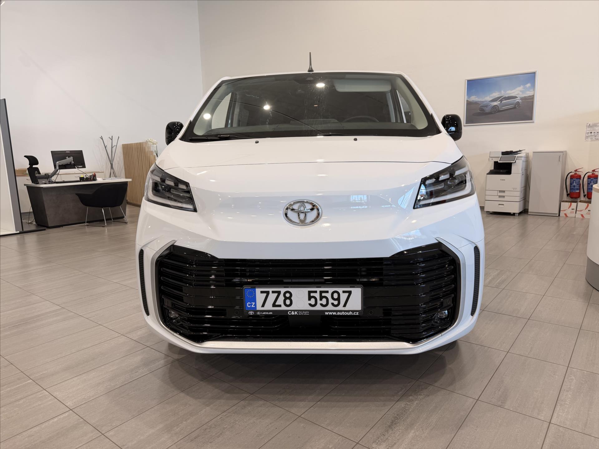 toyota-proace-verso-2-0-l2-family-8s-2-0l-diesel-177hp - 1