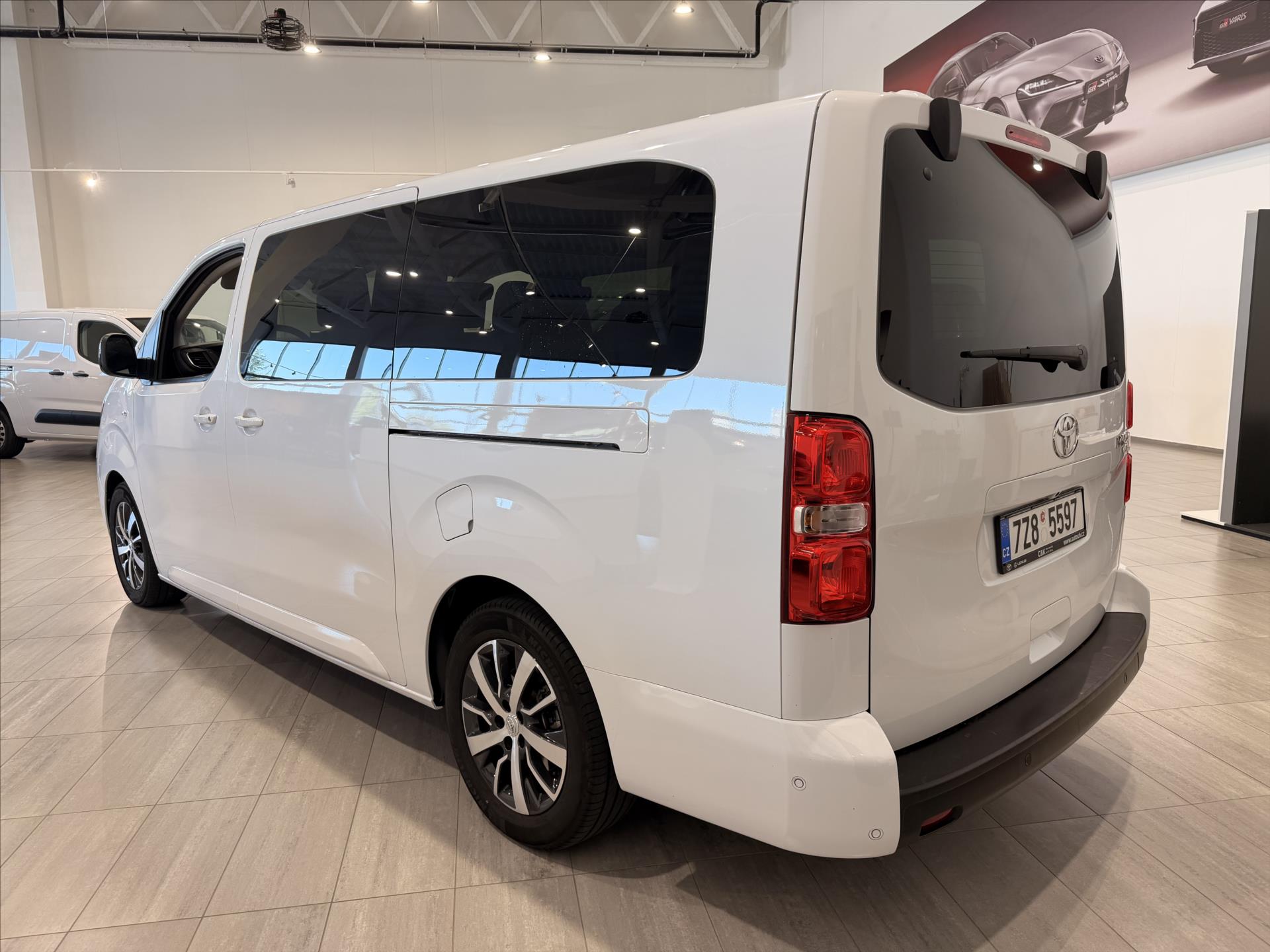 toyota-proace-verso-2-0-l2-family-8s-2-0l-diesel-177hp - 2