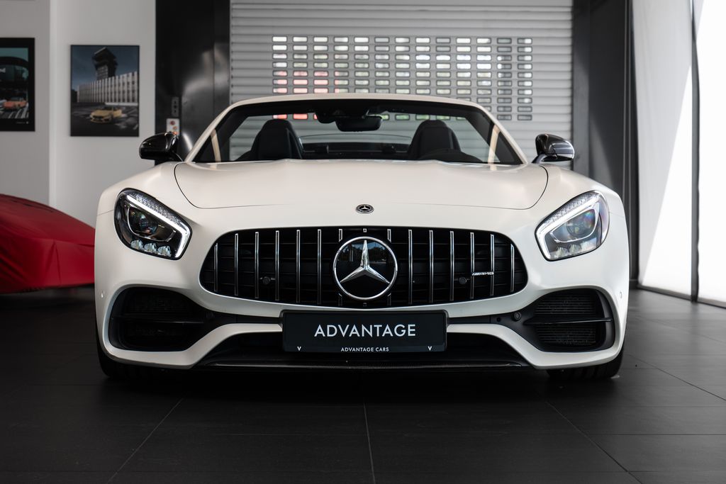 mercedes-benz-amg-gt-roadster-burmester-carbon-alcantara - 1