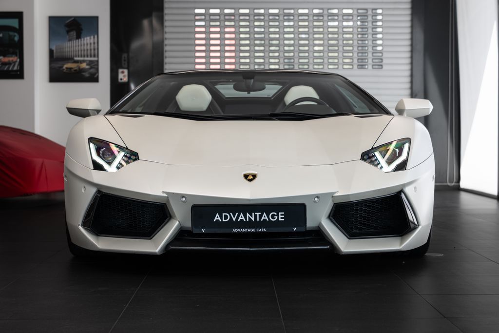 lamborghini-aventador - 1