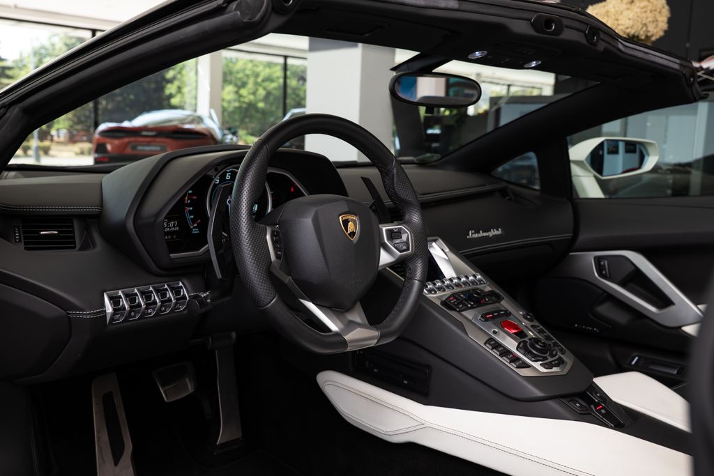 lamborghini-aventador - 4