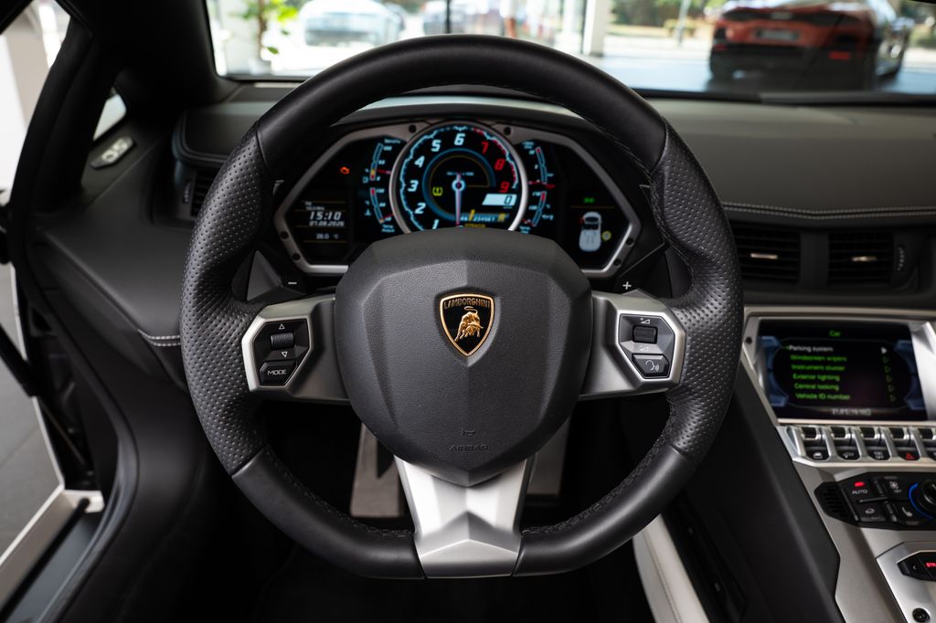 lamborghini-aventador - 5