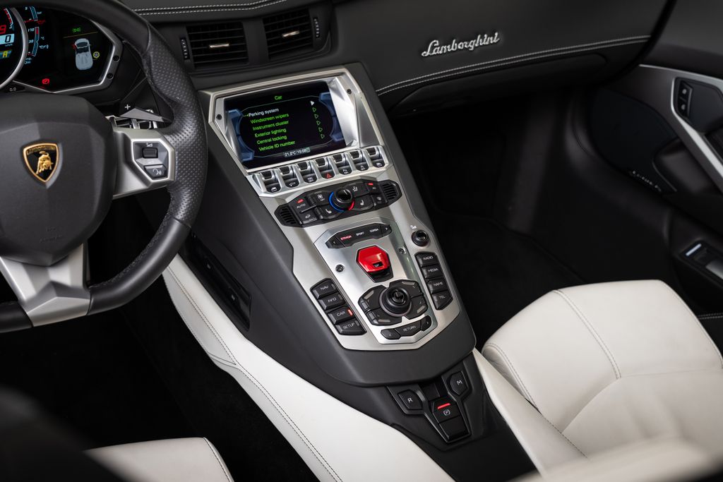 lamborghini-aventador - 7
