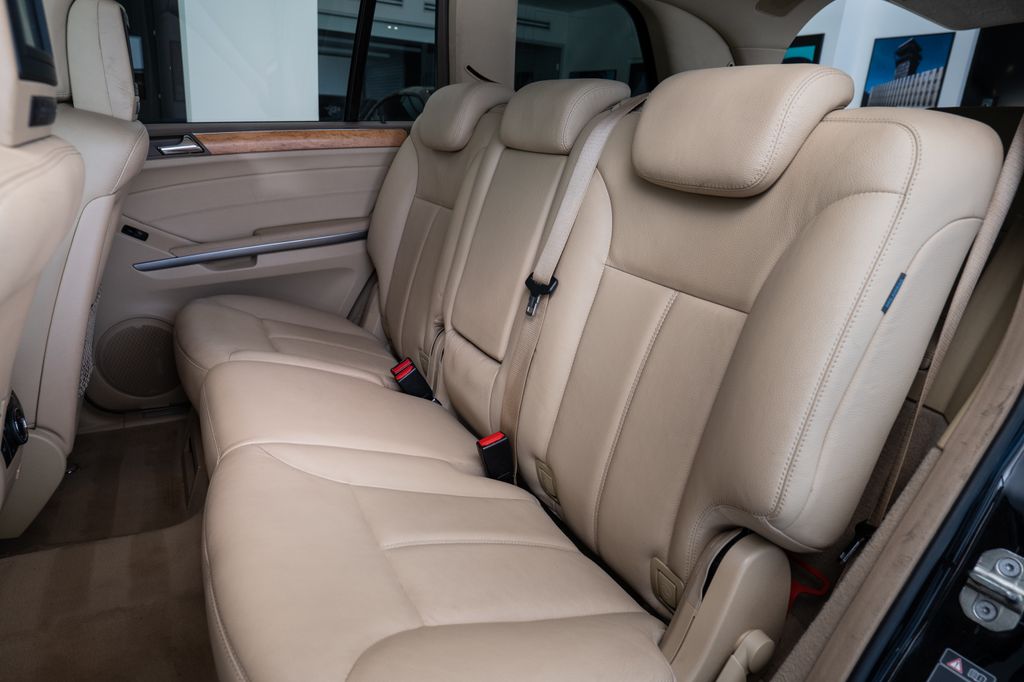 mercedes-benz-gl-cdi-4matic-harmankardon-vyhriv - 9