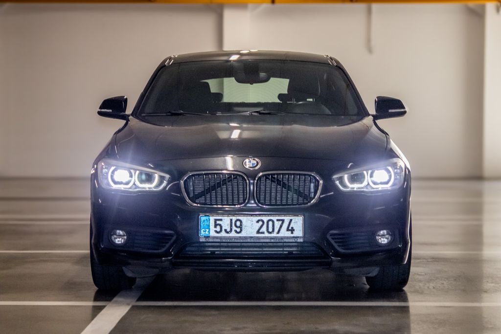 bmw-rada-1-d-2017-rwd-mt-6-110kw - 1