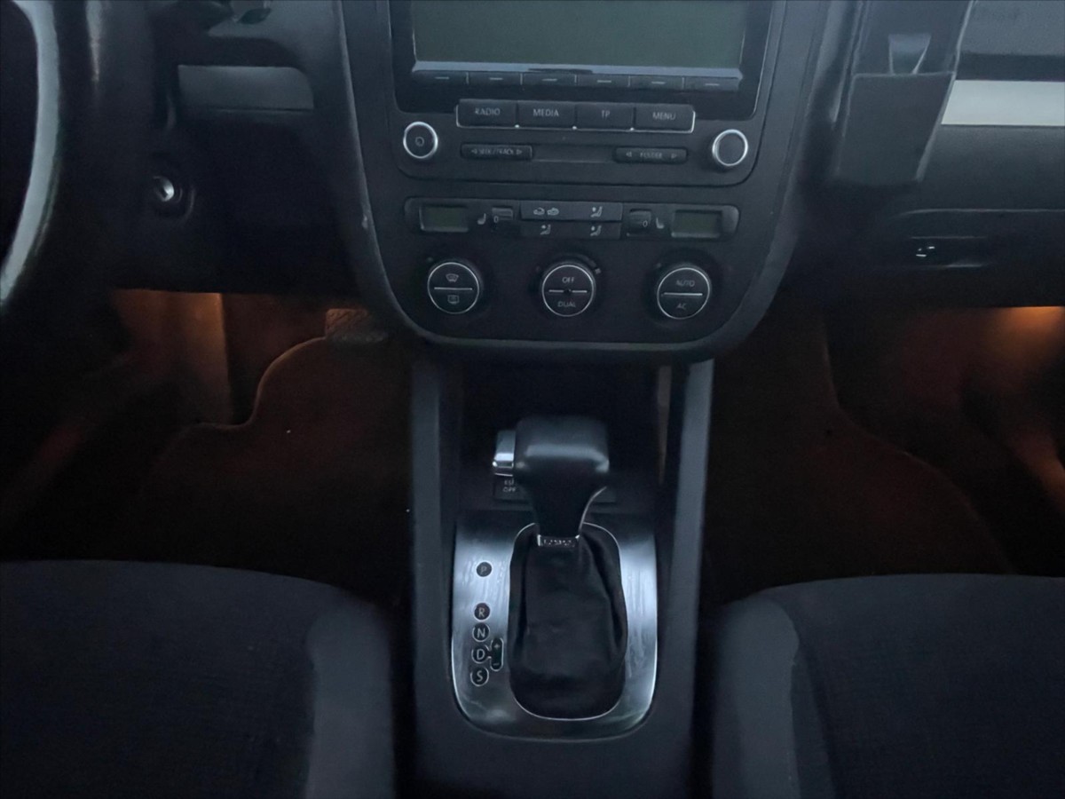 volkswagen-golf-1-4-tsi-dsg - 7