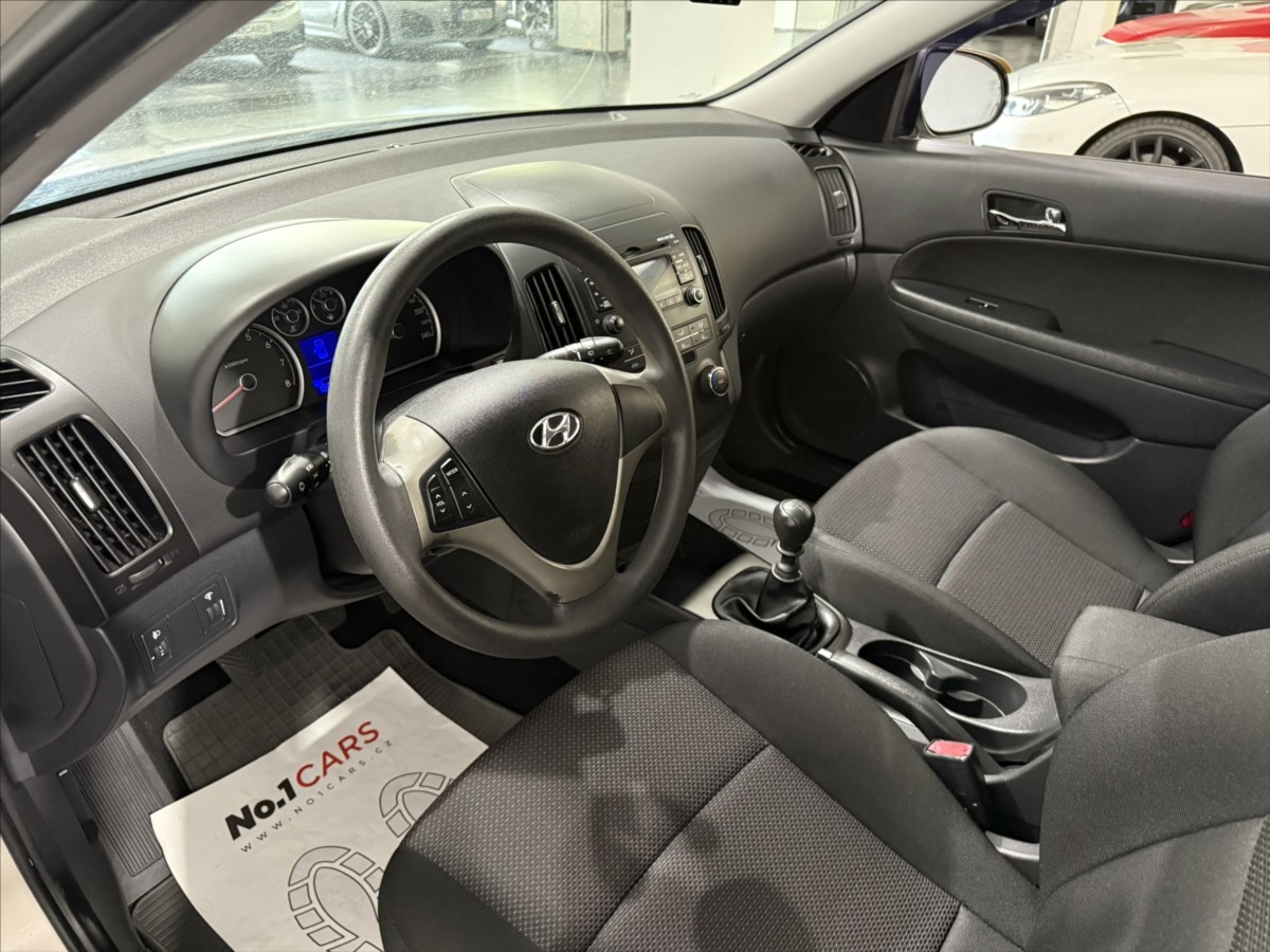 hyundai-i30-1-4-i-klimatizace-tazne-alu - 6