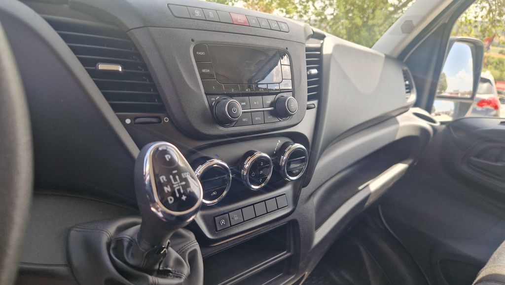 iveco-daily-35c16-2-3l-automat-led - 7