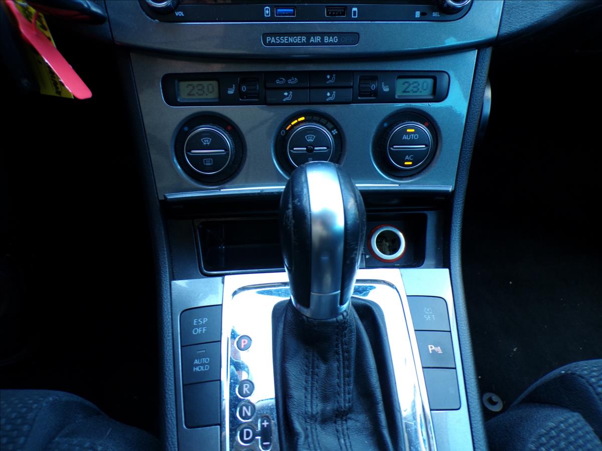 volkswagen-passat-2-0-tdi-125kw-automat-xenon - 9
