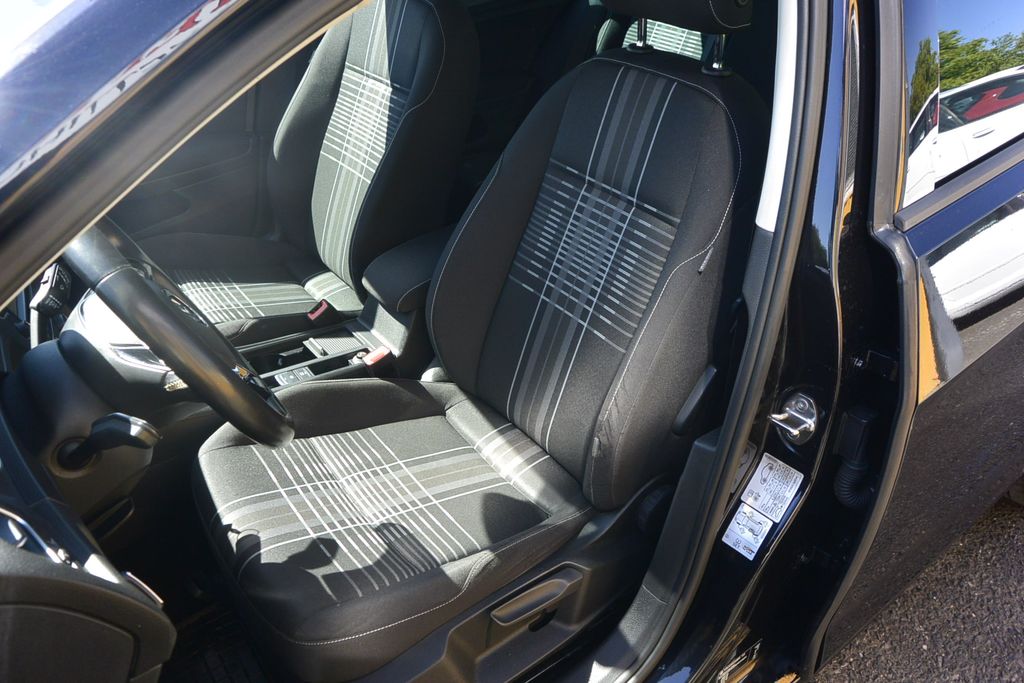 volkswagen-golf-1-6tdi-81kw - 9