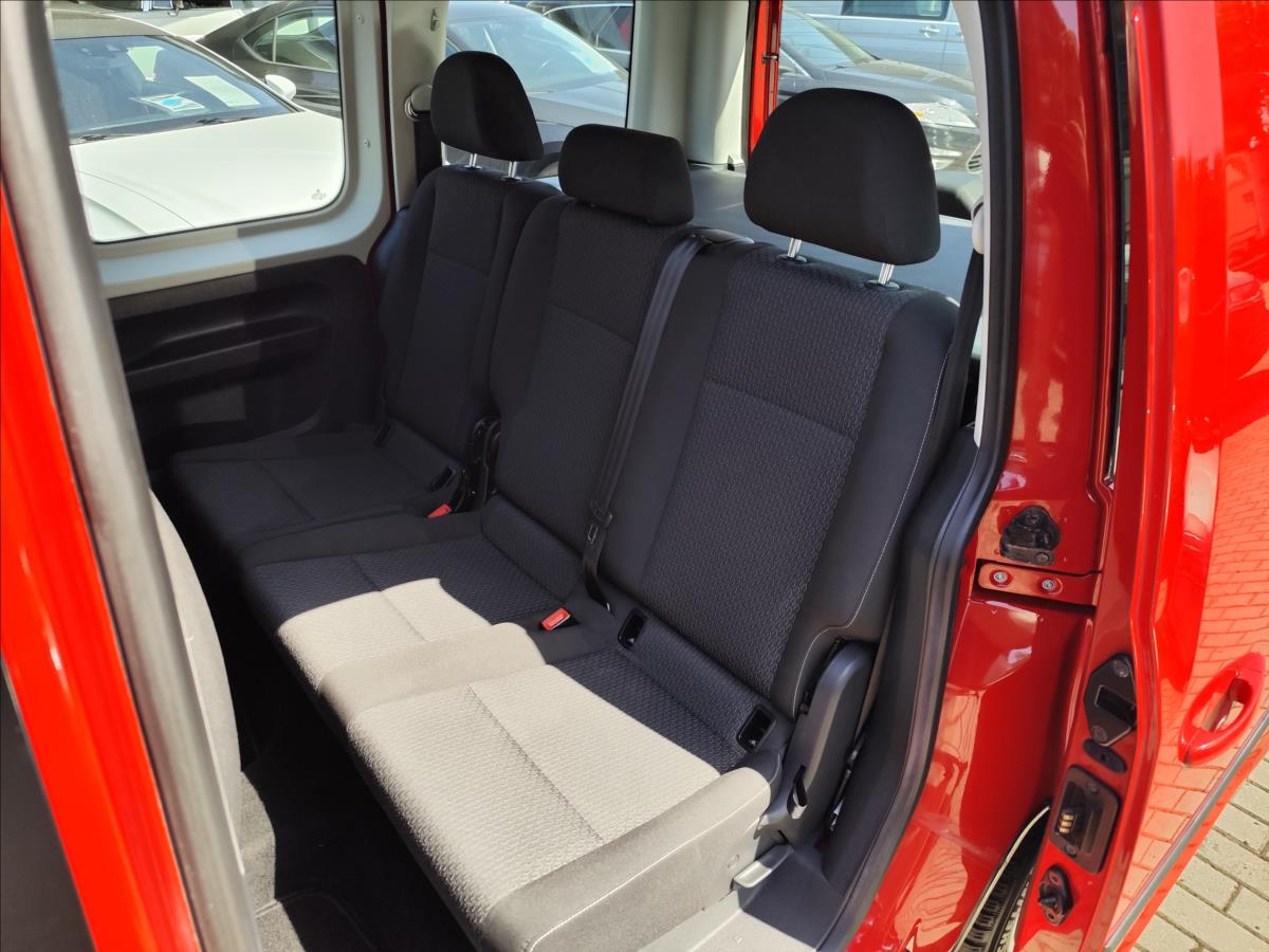 volkswagen-caddy-1-2tsi-life-77kw-ac-face-rozvody-top - 4