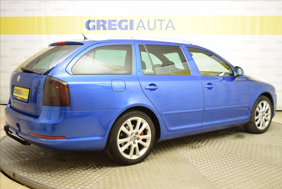 skoda-octavia-2-0-tdi-cr-rs-1-majitel-po-stk - 5