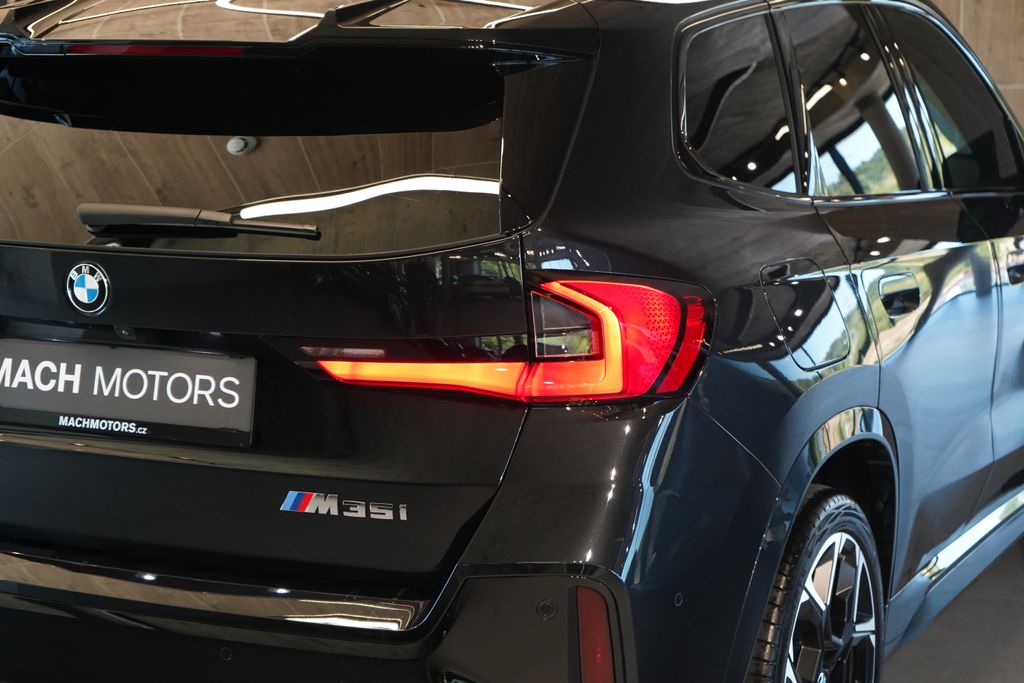 bmw-x1-m35i-xdrive-panorama-head-up - 9