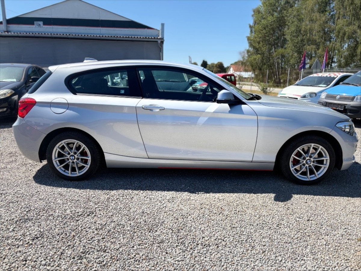 bmw-rada-1-2-0-118d-xdrive-3-dver - 4