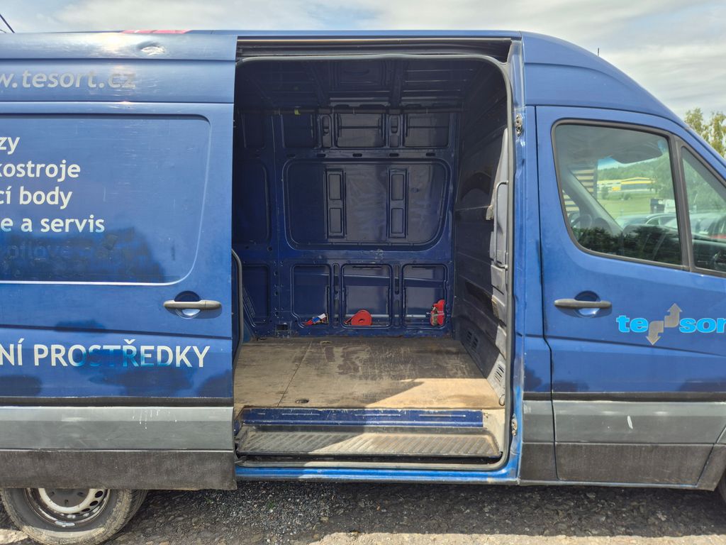 volkswagen-crafter-2-5-80kw-l2h2-automat-tazne - 4
