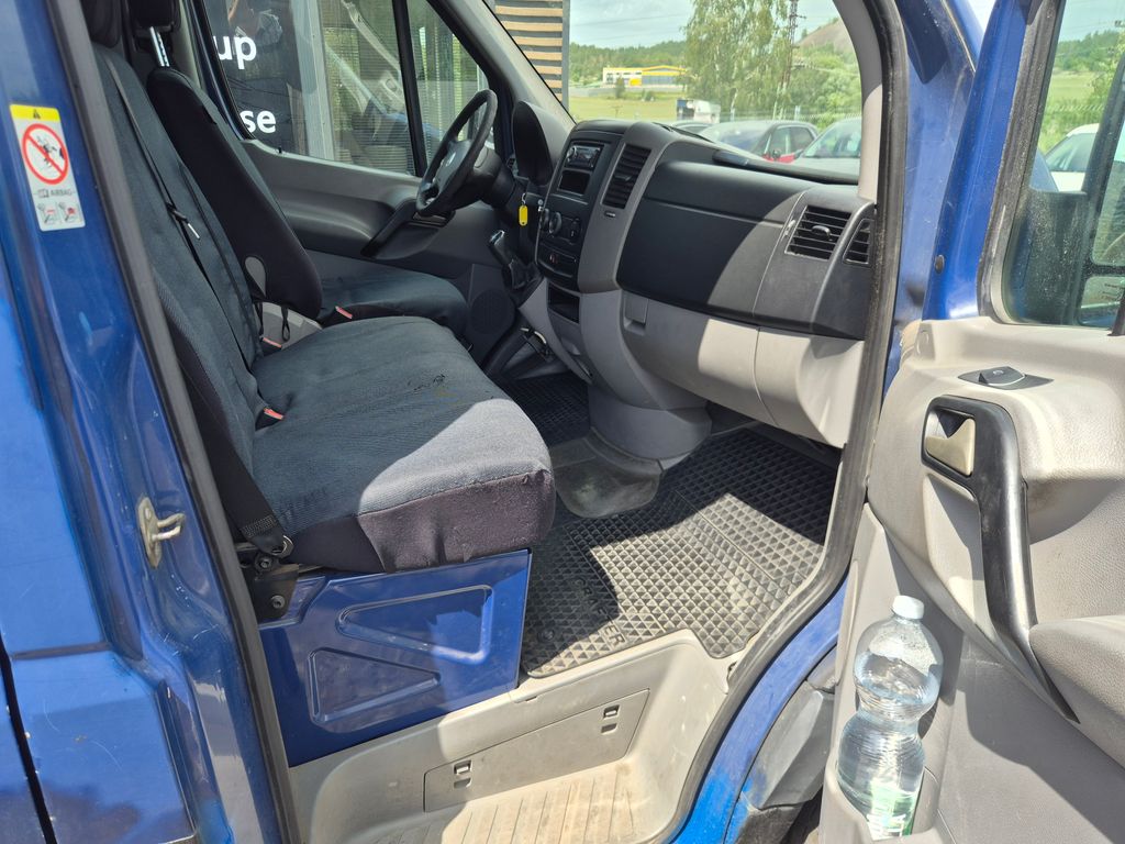 volkswagen-crafter-2-5-80kw-l2h2-automat-tazne - 9