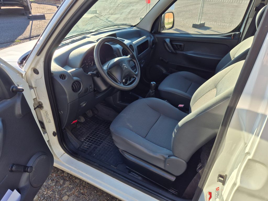 citroen-berlingo-1-4i-55kw-z-cr-pekny-bez-koroze - 8