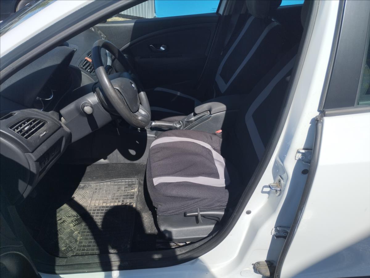 renault-fluence-1-6 - 6