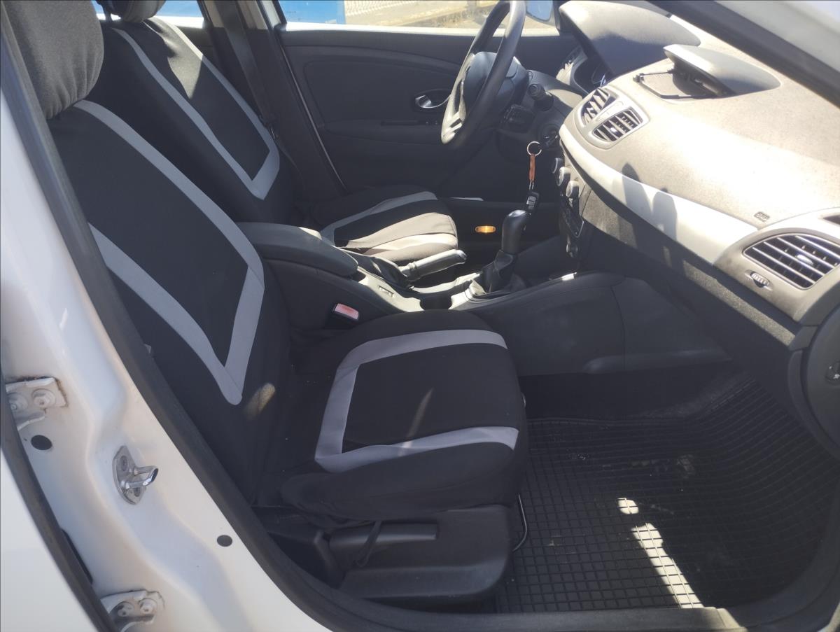 renault-fluence-1-6 - 7