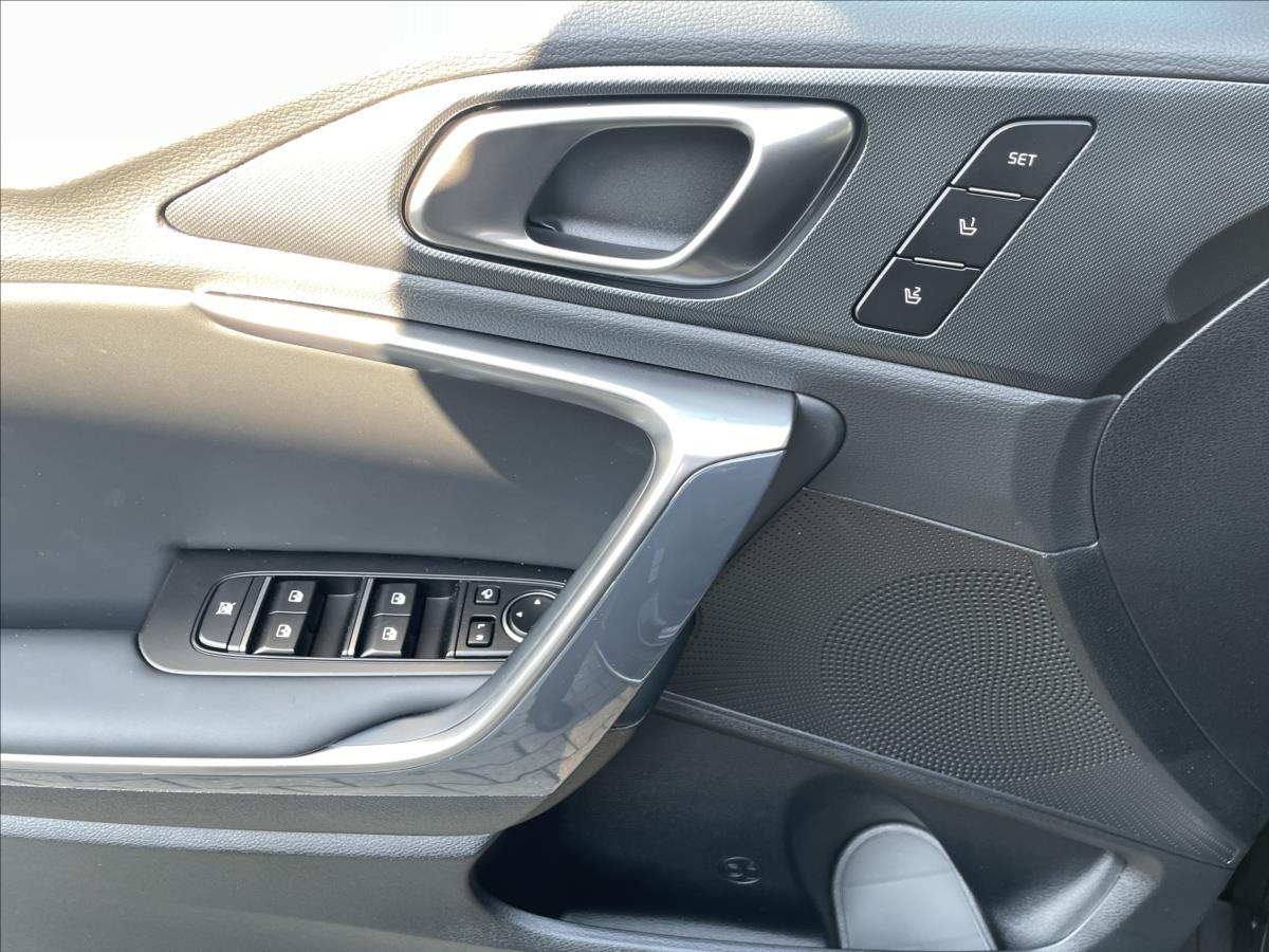 kia-xceed-1-6-t-gdi-7dct-top-110-kw-2027 - 9