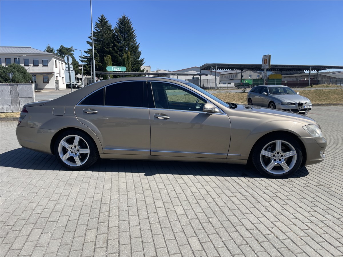 mercedes-benz-tridy-s-3-0-320cdi-155kw-nutny-servis - 4