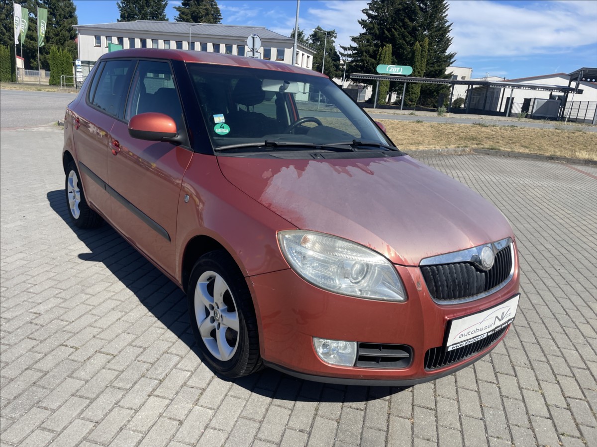 skoda-fabia-1-4-i-16v-klima-elegance-klimatronic-esp-tempomat - 5