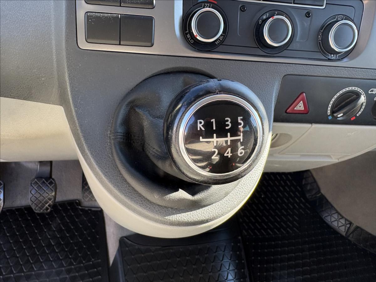 volkswagen-california-2-0-tdi103kw-beach-1-maj-servi - 8