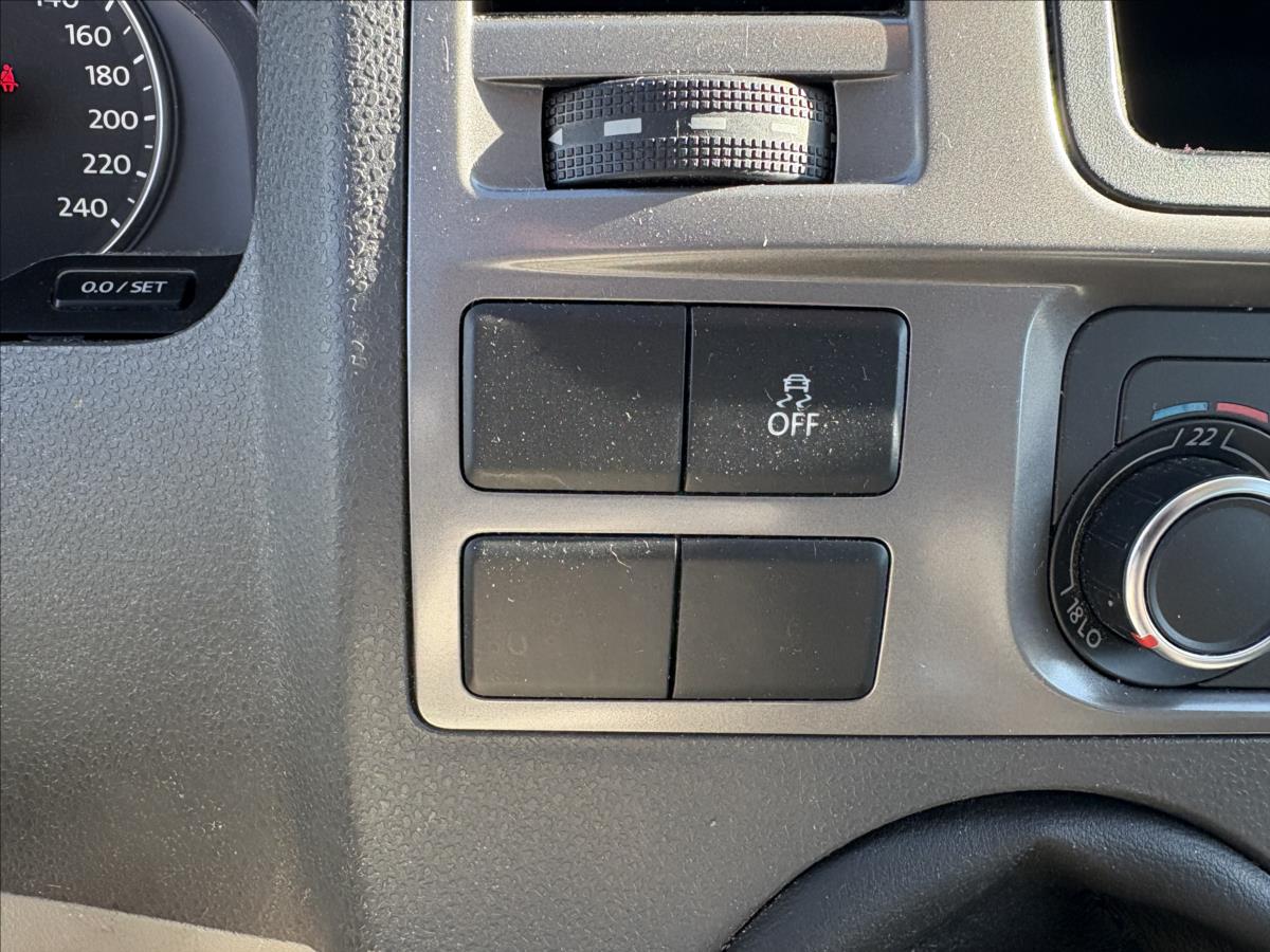 volkswagen-california-2-0-tdi103kw-beach-1-maj-servi - 9