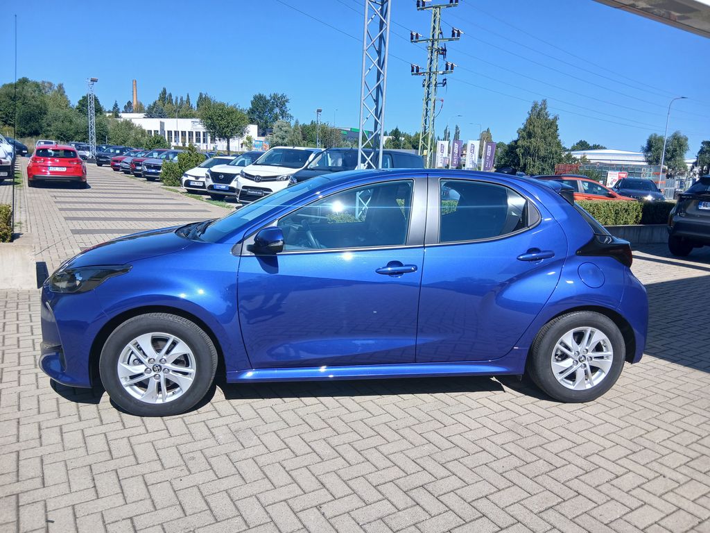 toyota-yaris-1-5-hybrid-e-cvt-comfort - 1