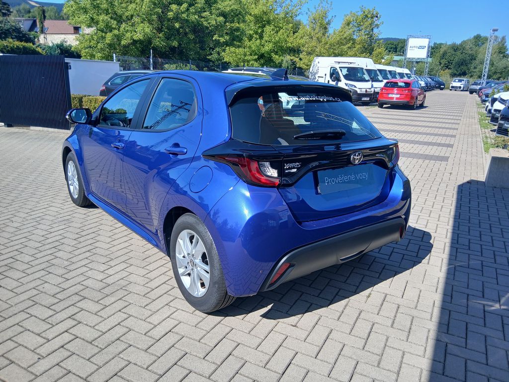 toyota-yaris-1-5-hybrid-e-cvt-comfort - 2