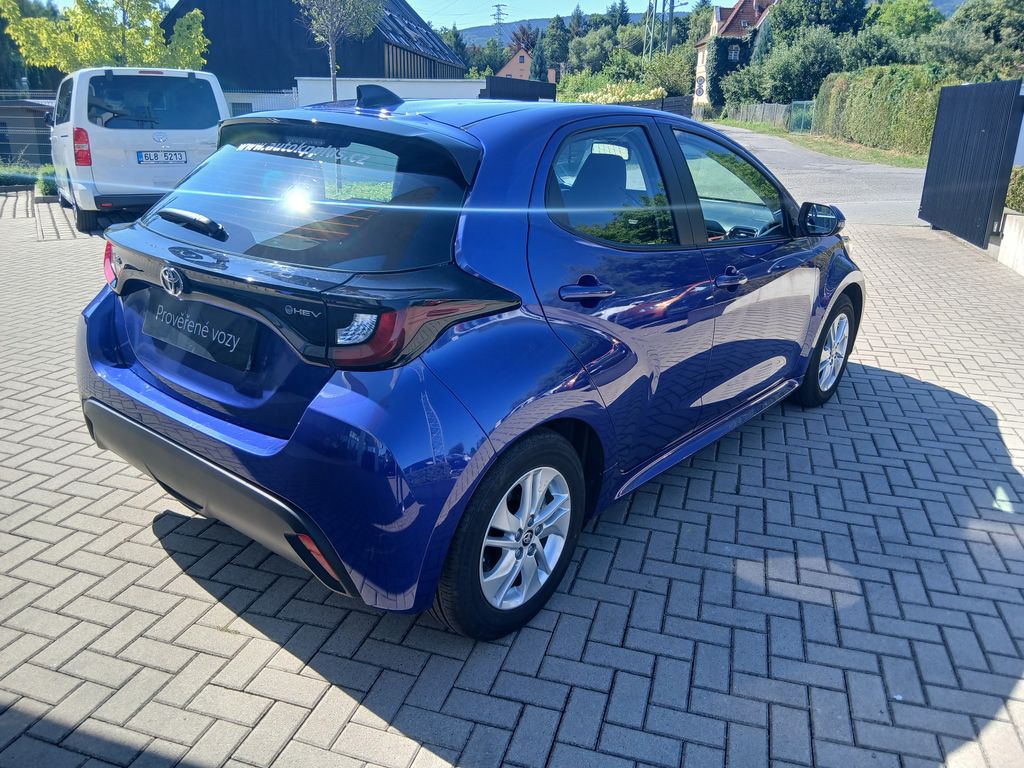 toyota-yaris-1-5-hybrid-e-cvt-comfort - 4