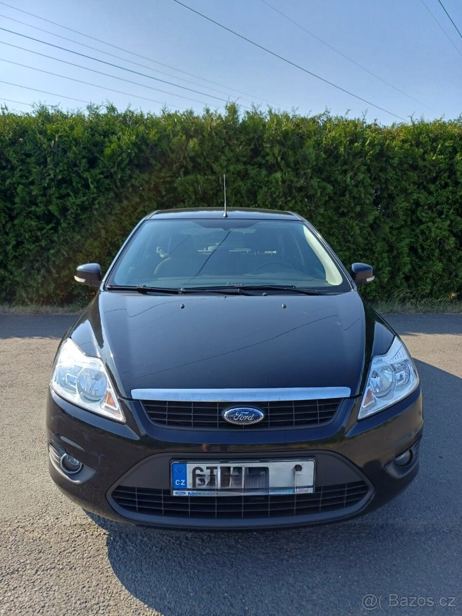 ford-focus-1-6-1596-cm3-74kw-cr-2-majitel - 5