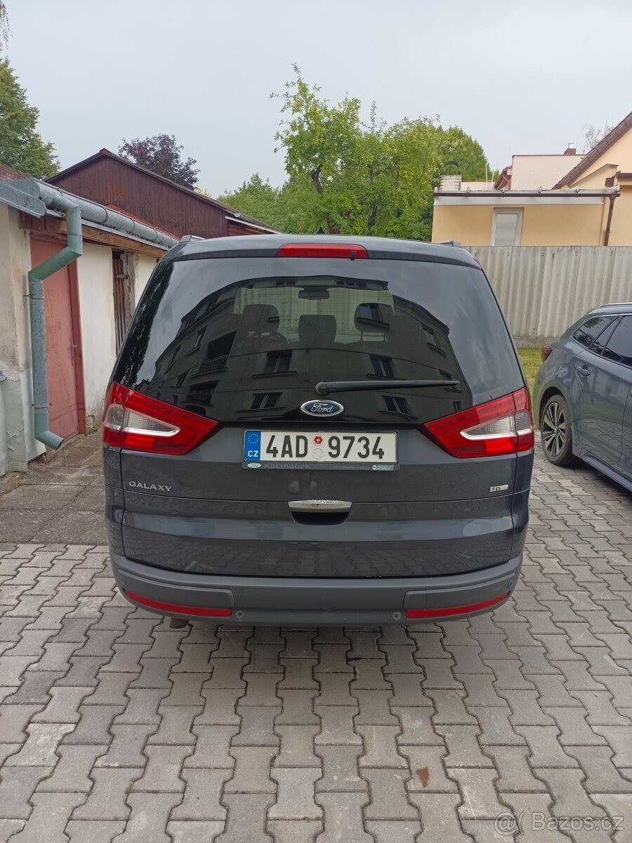ford-galaxy-2-0 - 3