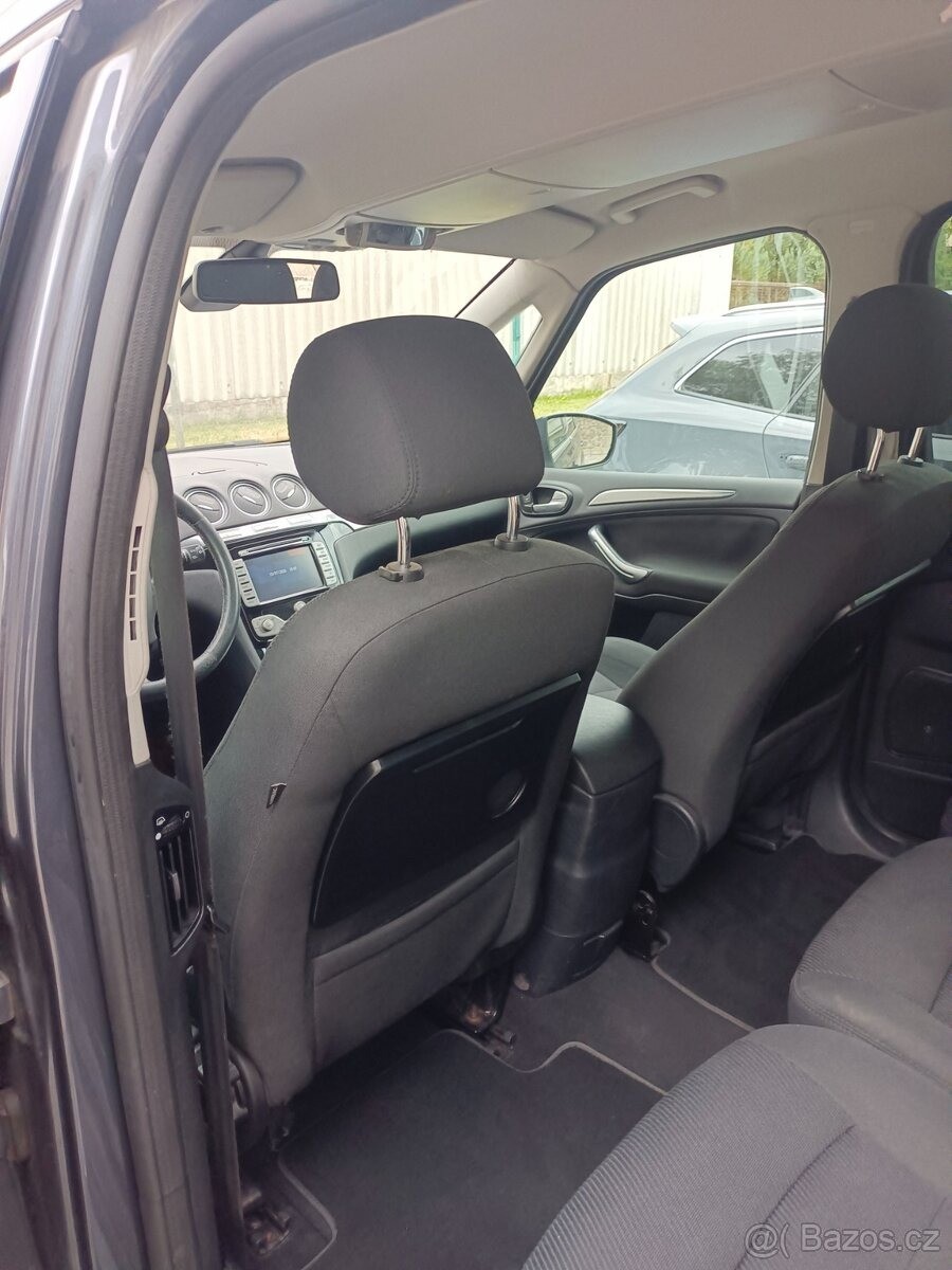 ford-galaxy-2-0 - 6