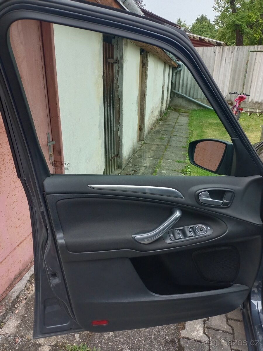 ford-galaxy-2-0 - 9